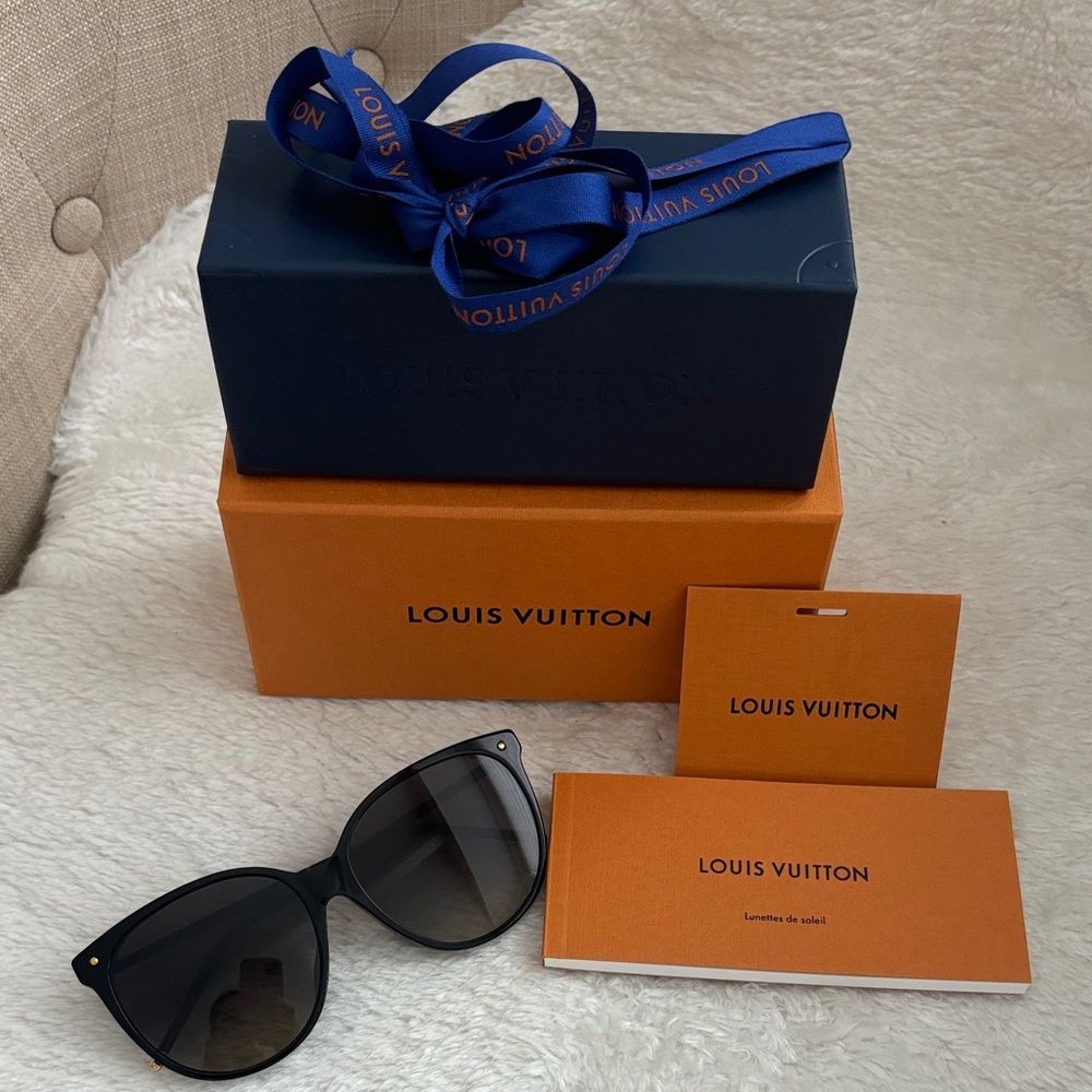 Louis Vuitton LV First Round Sunglasses